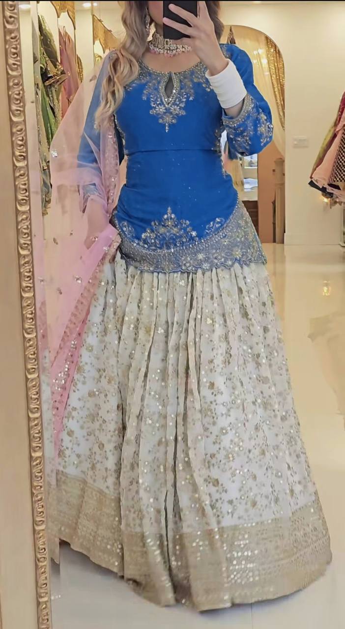 *Presenting New  Đěsigner Lehenga -Top In New Fancy Style*👌💕