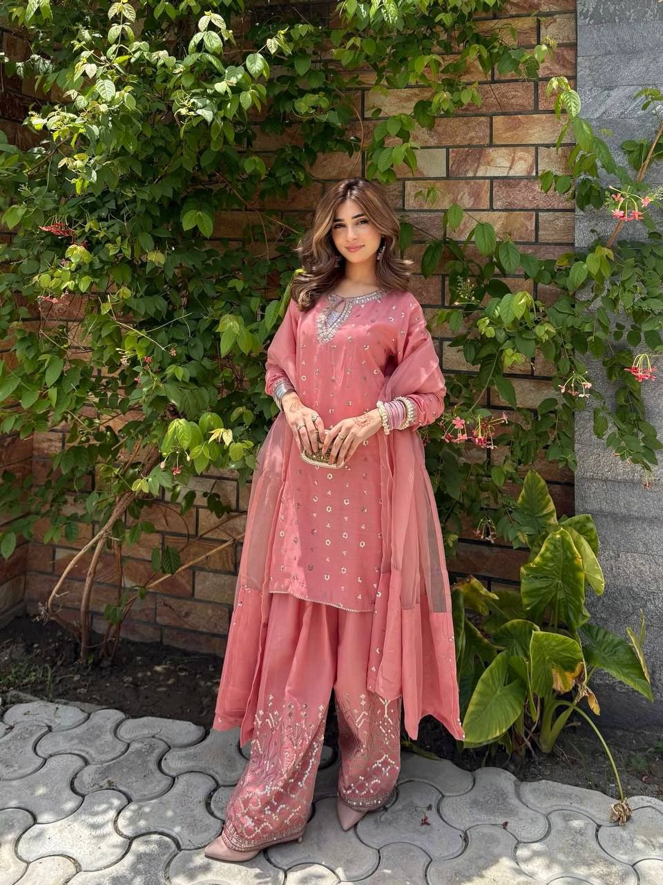 💃*New Launching Đěsigner Party Wear Look top with farshi salwar*💃