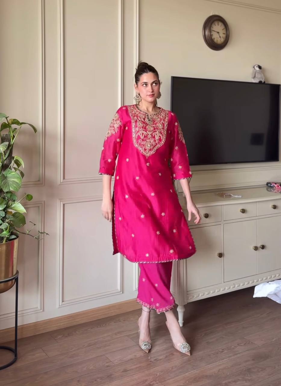 Presenting New Designer Long Pakistani Suit Top , Pant and Dupptta In Fancy Style